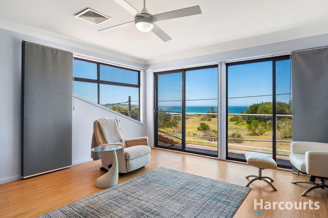 19 The Esplanade, Caves Beach, NSW 2281, Caves Beach - Thumbnail 2