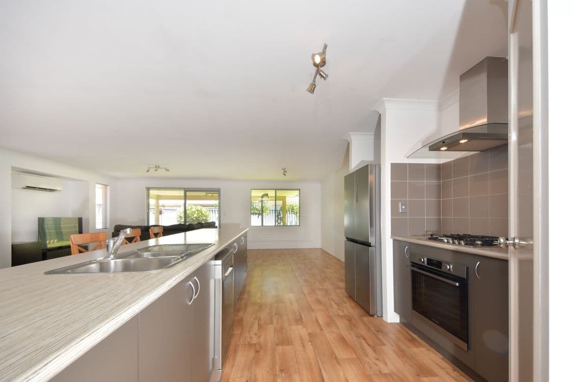 52 Claret Ash Boulevard, BALDIVIS, WA 6171, Baldivis - Thumbnail 3