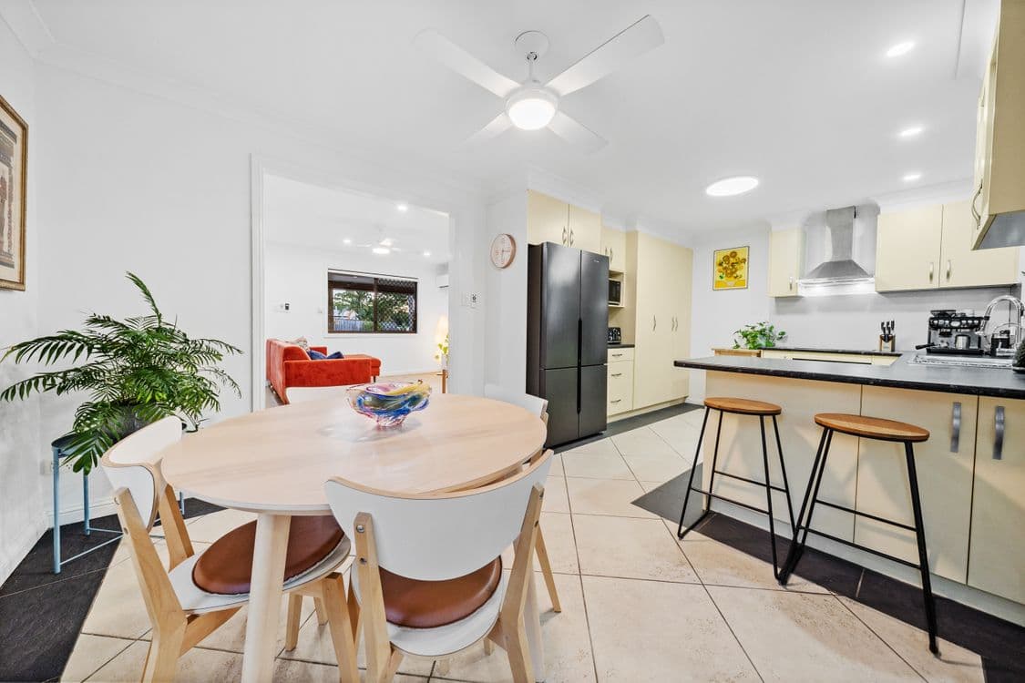 221 Upper Lyndale Street, SHAILER PARK, QLD 4128, Shailer Park - Thumbnail 4