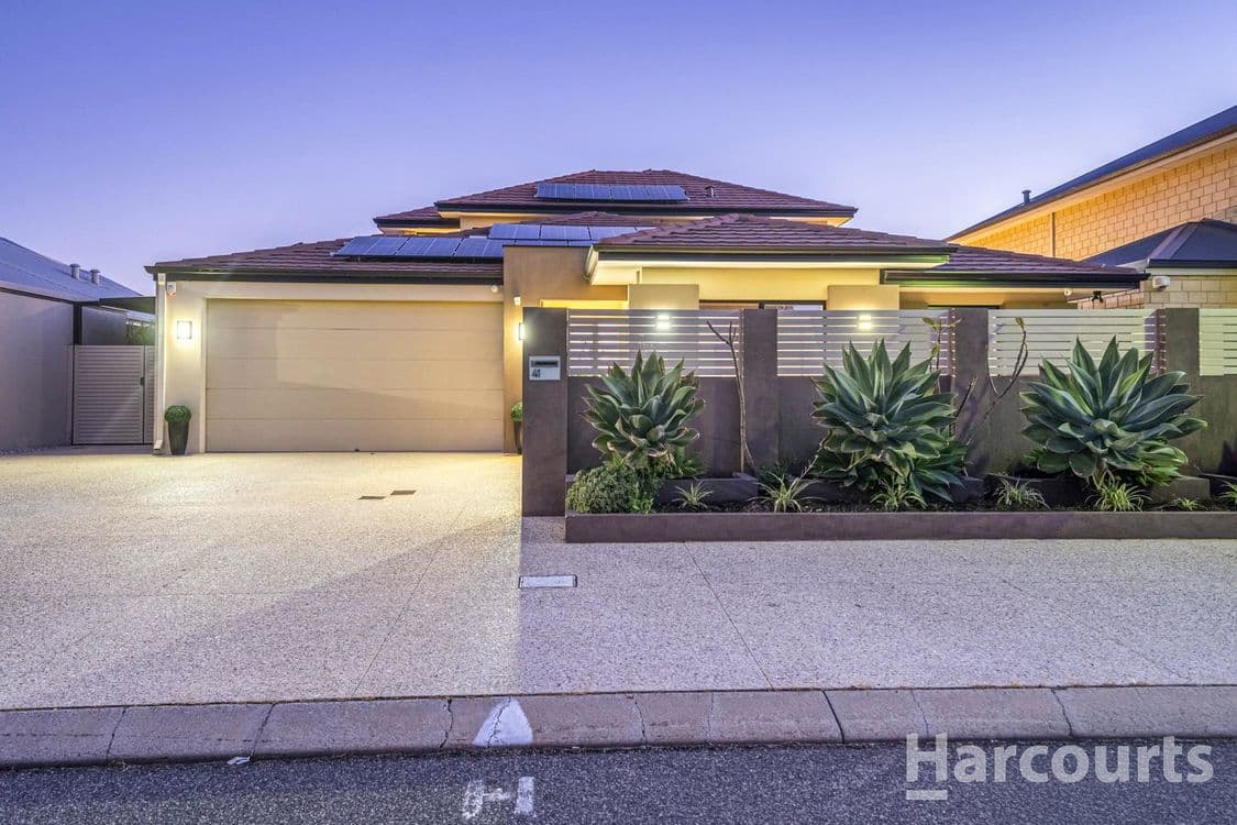 41 Waterlily Drive, DUDLEY PARK, WA 6210, Dudley Park - Thumbnail 2