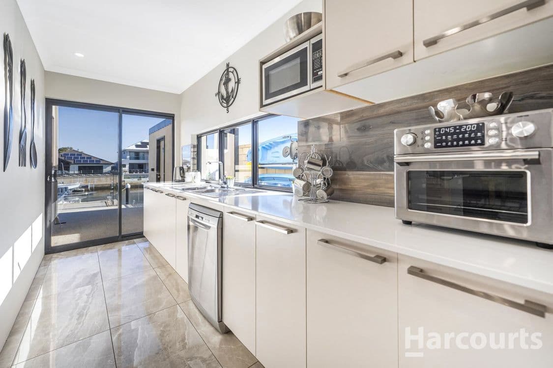 41 Waterlily Drive, DUDLEY PARK, WA 6210, Dudley Park - Thumbnail 8