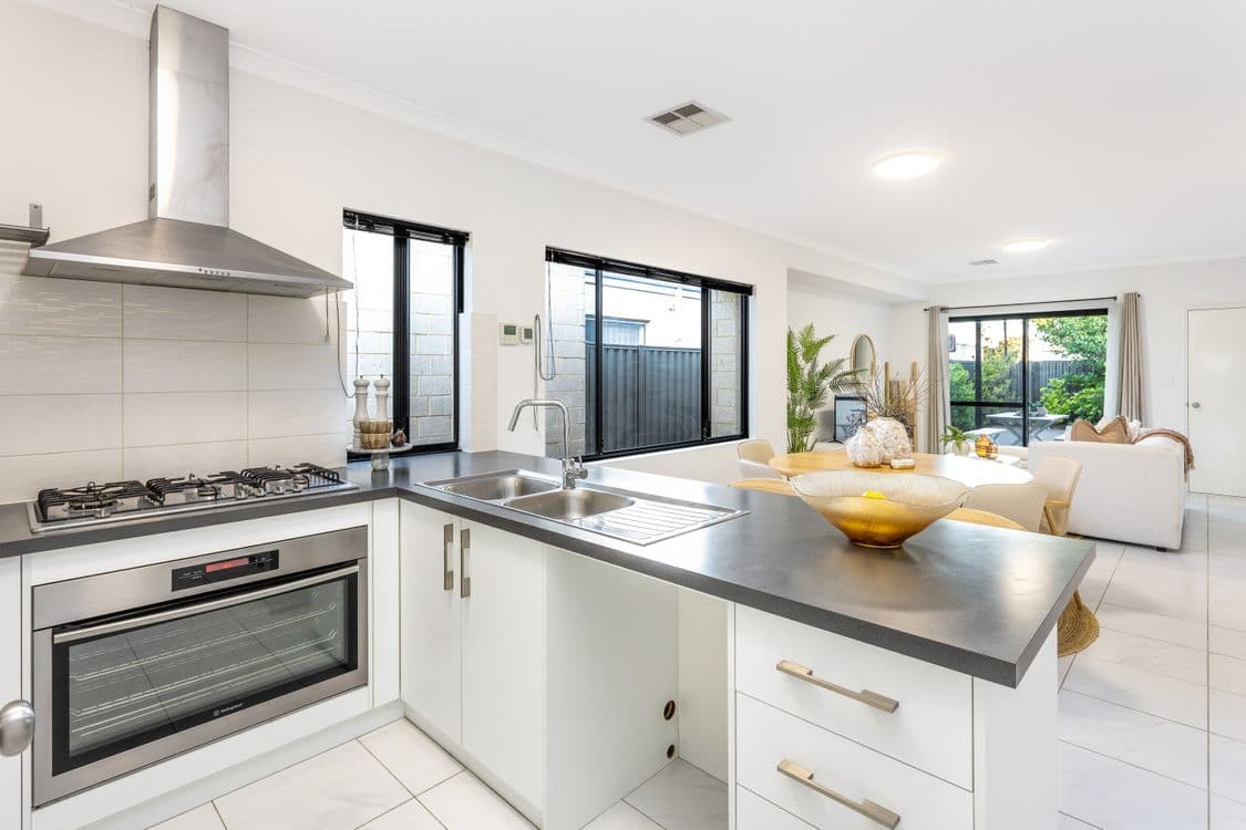 20 Lexington Promenade, CAVERSHAM, WA 6055, Caversham - Thumbnail 3