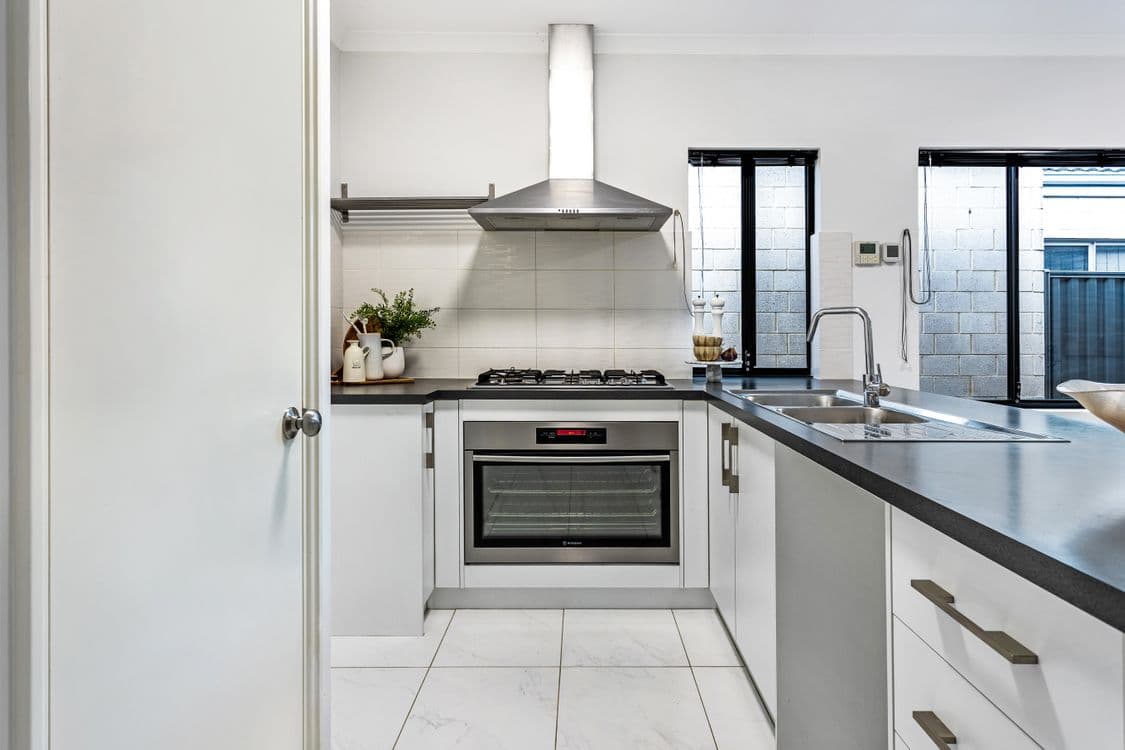 20 Lexington Promenade, CAVERSHAM, WA 6055, Caversham - Thumbnail 4