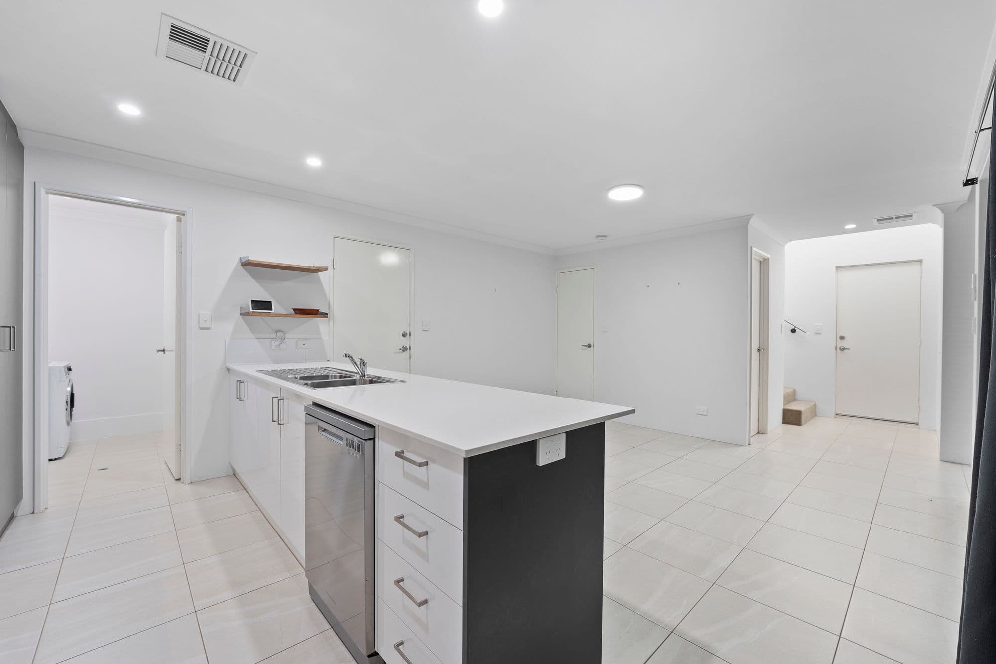 104A Safety Bay Road , Shoalwater WA 6169, Shoalwater - Thumbnail 7
