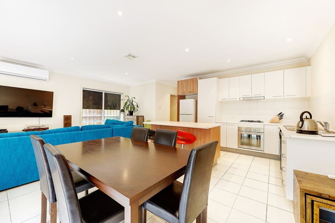 5 Portland Place, ROXBURGH PARK, VIC 3064, Roxburgh Park - Thumbnail 2