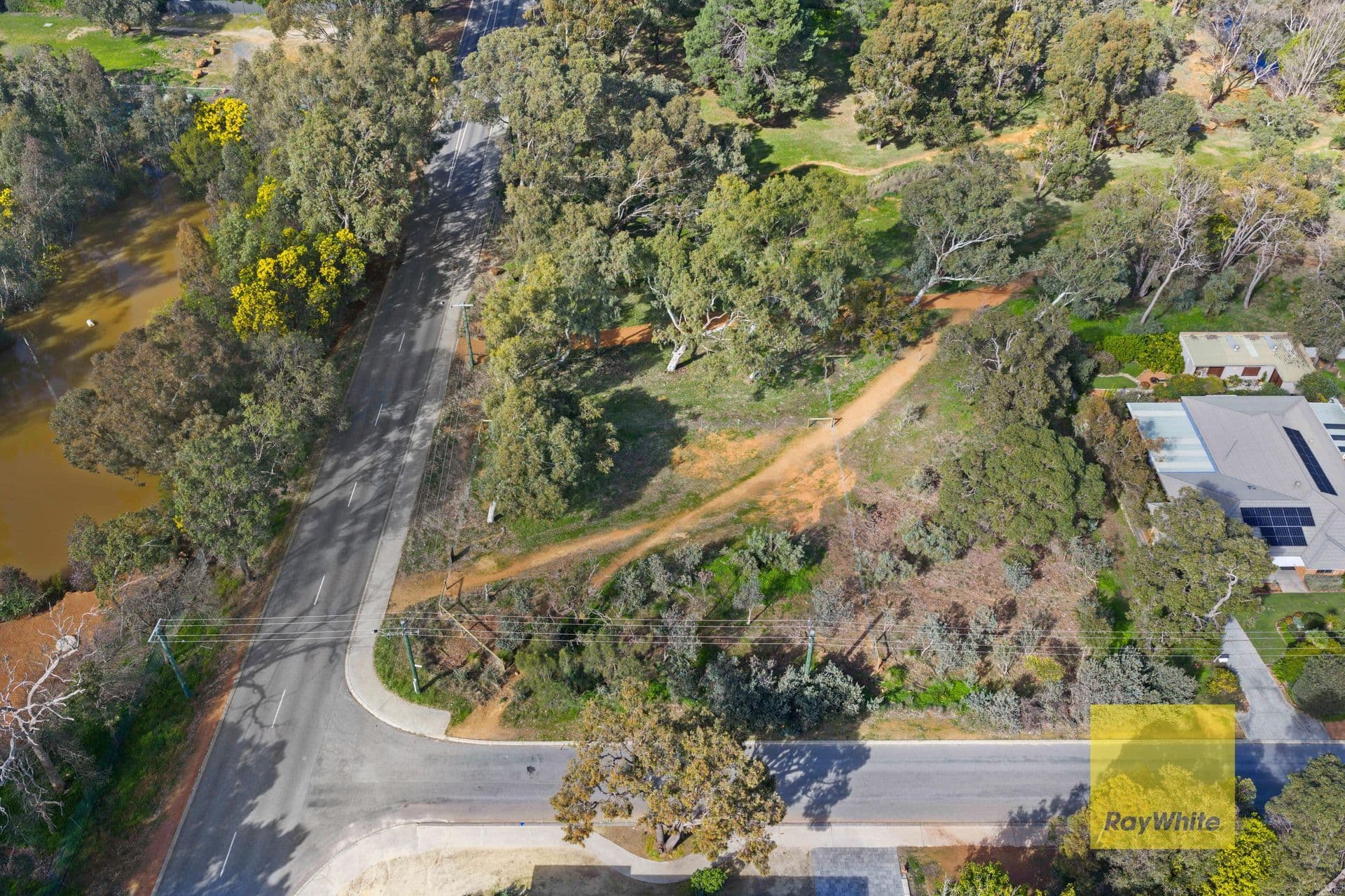 12 McRae Road, Kalamunda - Thumbnail 4