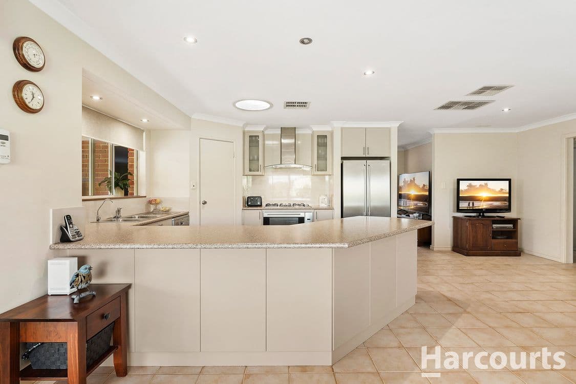 12 Elderberry Circle, HALLS HEAD, WA 6210, Halls Head - Thumbnail 8