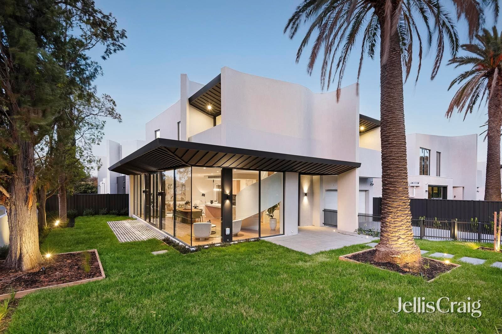 32 Strabane Avenue, Mont Albert North, Killarney Heights - Image 1
