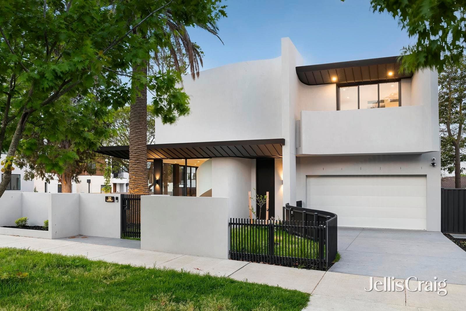 32 Strabane Avenue, Mont Albert North, Killarney Heights - Thumbnail 2