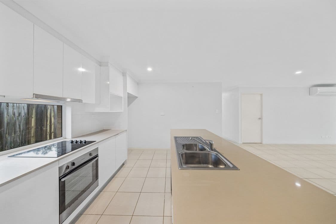 27 Pedersen Road, SOUTHSIDE, QLD 4570, Southside - Thumbnail 4