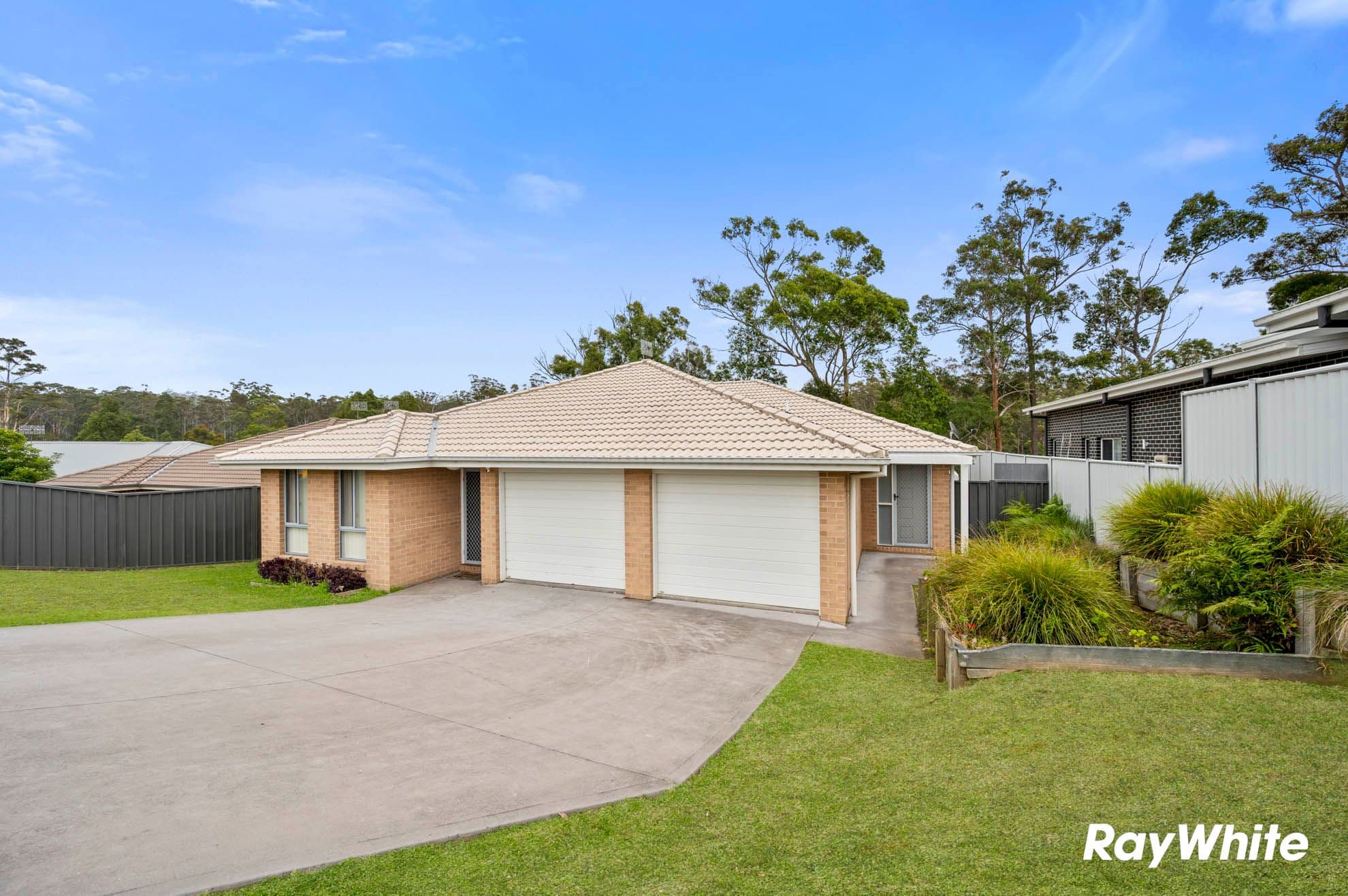 26 & 26a Freycinet Drive , Sunshine Bay NSW 2536, Sunshine Bay - Thumbnail 2