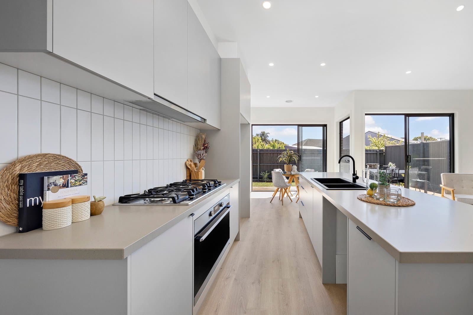 2/5 Prince Crescent, Seaford, Seaford - Thumbnail 4