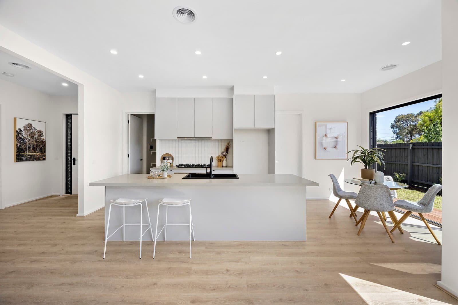 2/5 Prince Crescent, Seaford, Seaford - Thumbnail 5