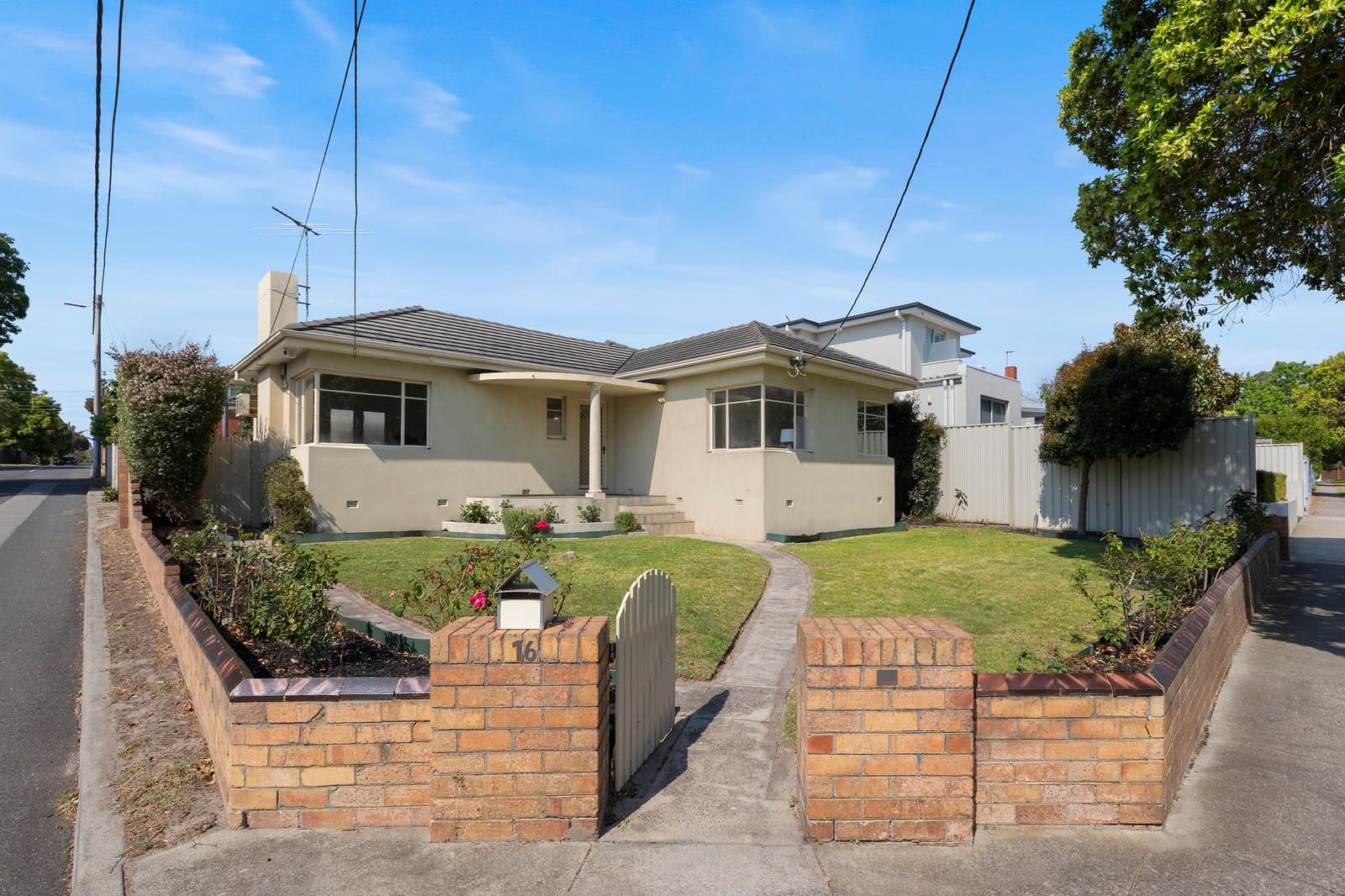 16 Exley Road, Hampton East, Hampton East - Thumbnail 3