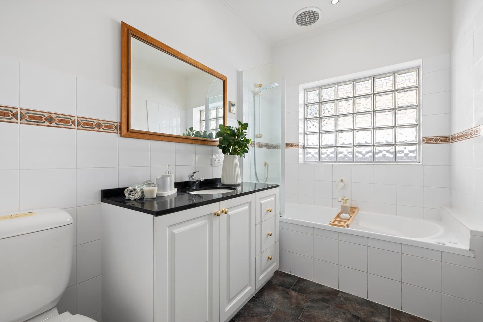 16 Exley Road, Hampton East, Hampton East - Thumbnail 8