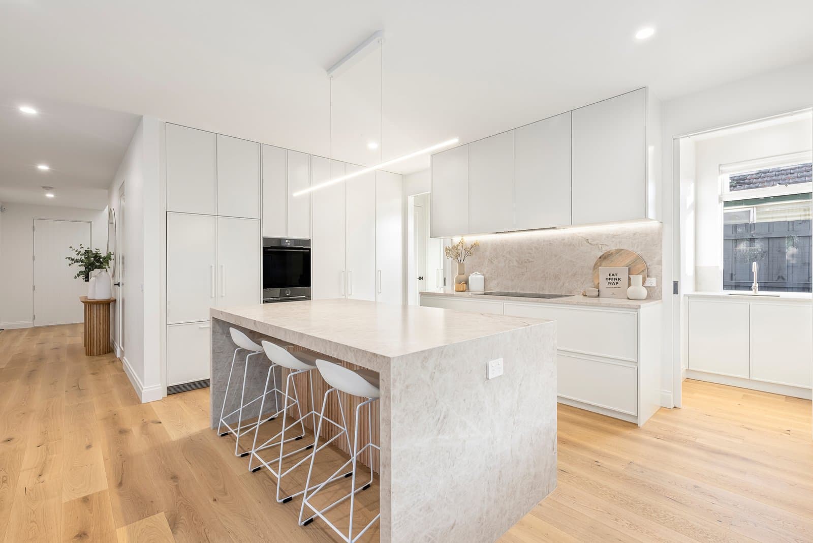 1 Swyer Street, Hampton, Hampton - Thumbnail 5