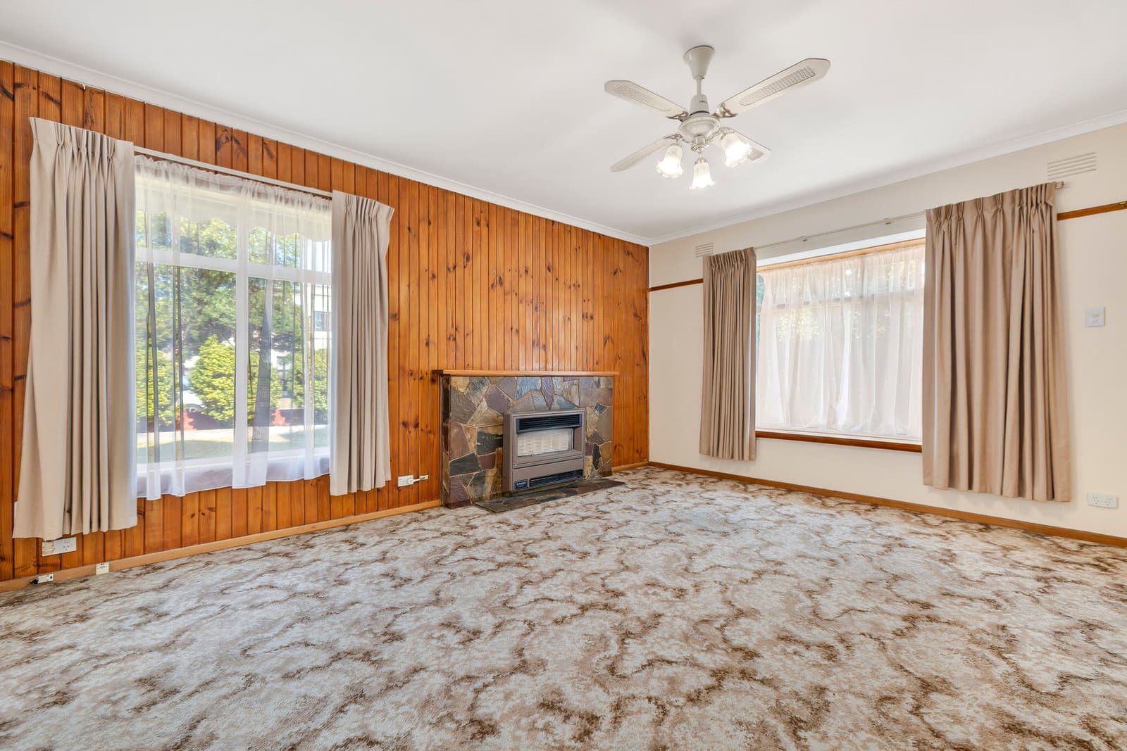 24 Pamela Street, Mount Waverley, Mount Waverley - Thumbnail 2