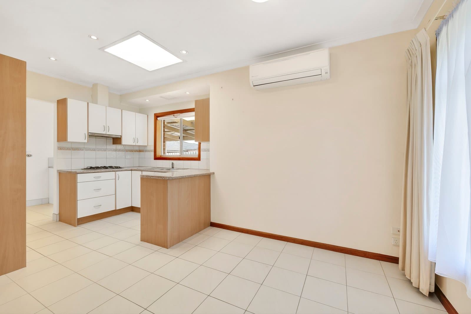 24 Pamela Street, Mount Waverley, Mount Waverley - Thumbnail 4