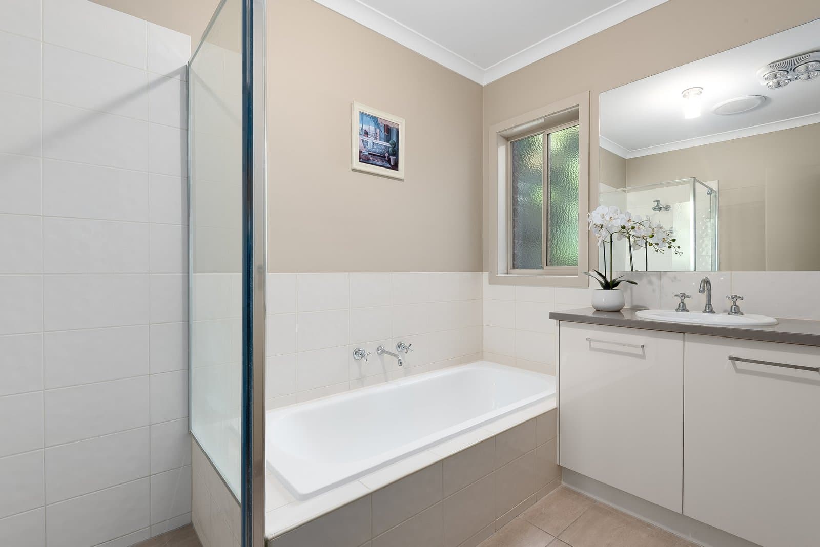 2/33 Eton Road, Belmont, Belmont - Image 1