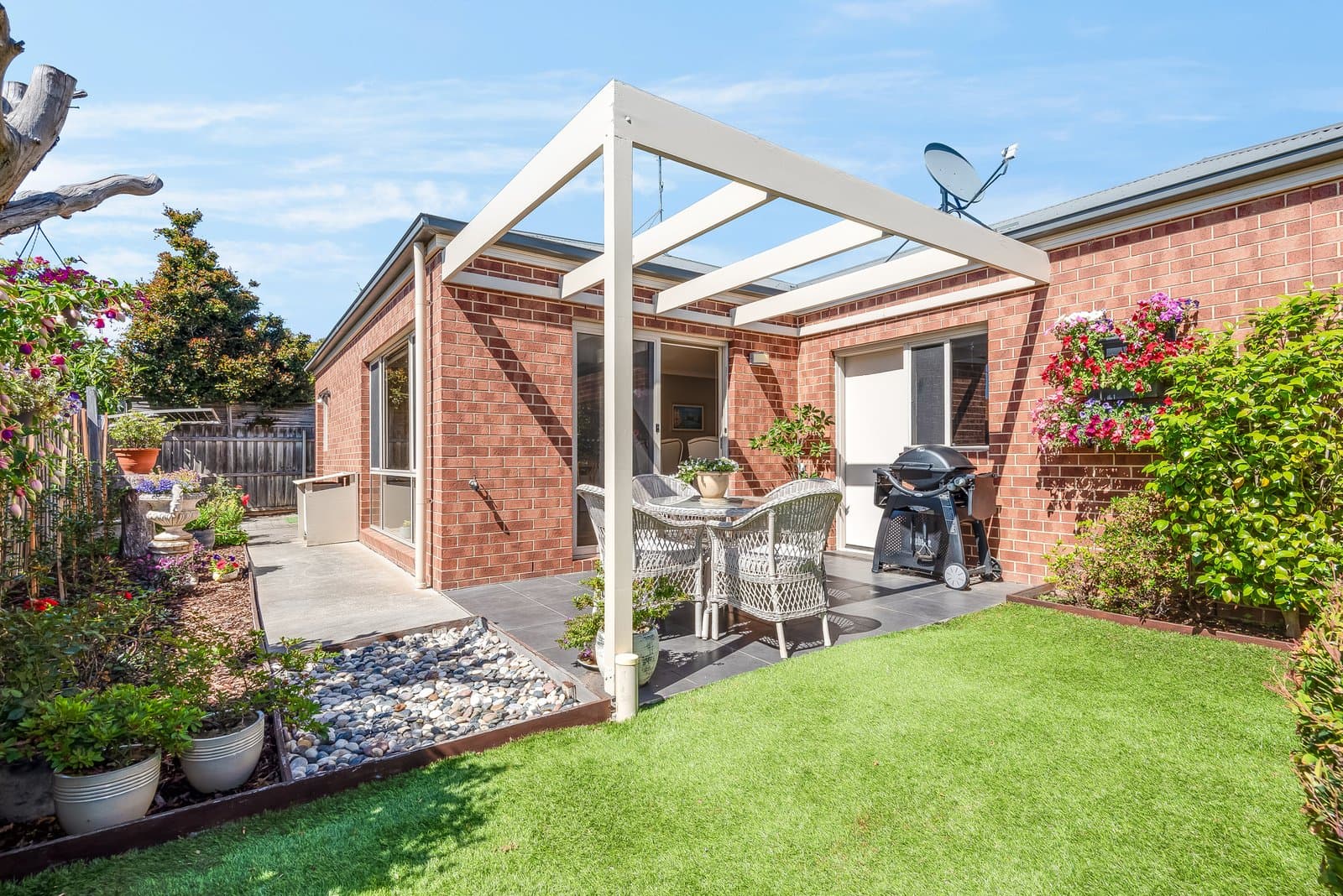 2/33 Eton Road, Belmont, Belmont - Thumbnail 2