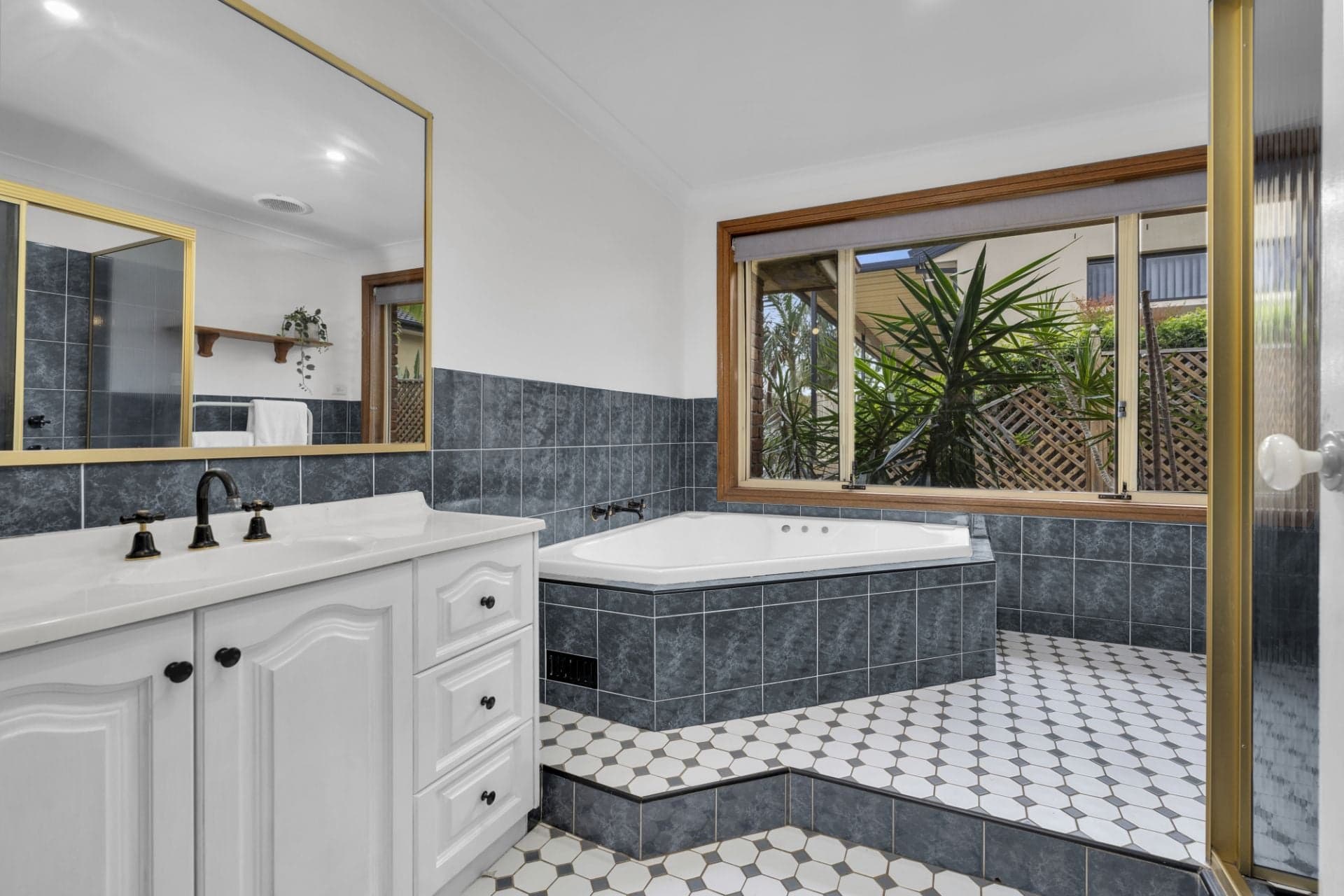 99 Abington Crescent, Glen Alpine, Glen Alpine - Thumbnail 7