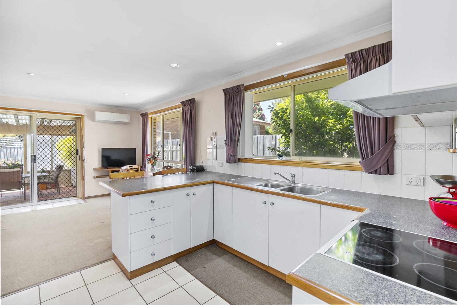 311 Redwood Road, Kingston, Kingston - Thumbnail 7