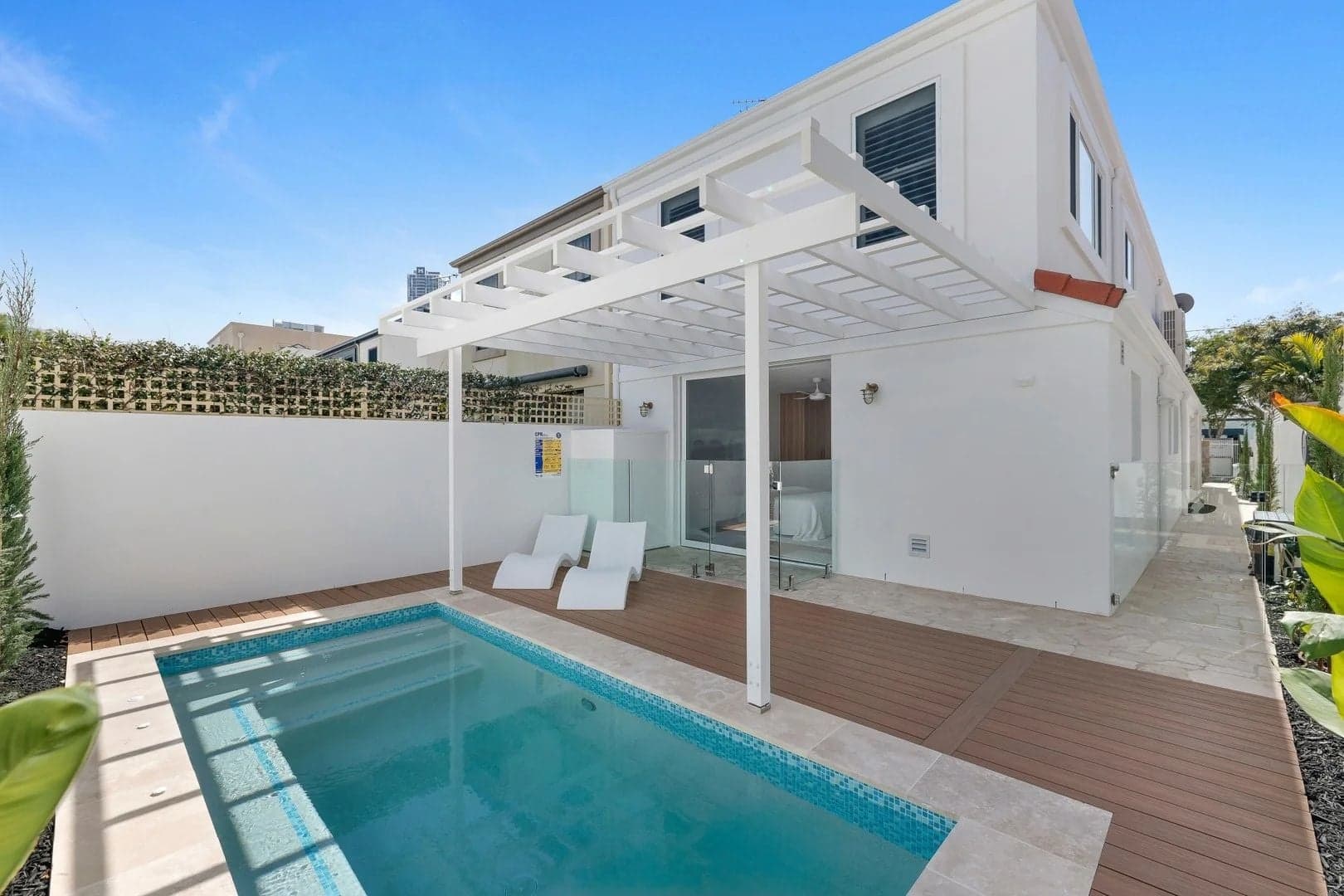 2/22 Lennie Avenue, Main Beach, Main Beach - Image 1