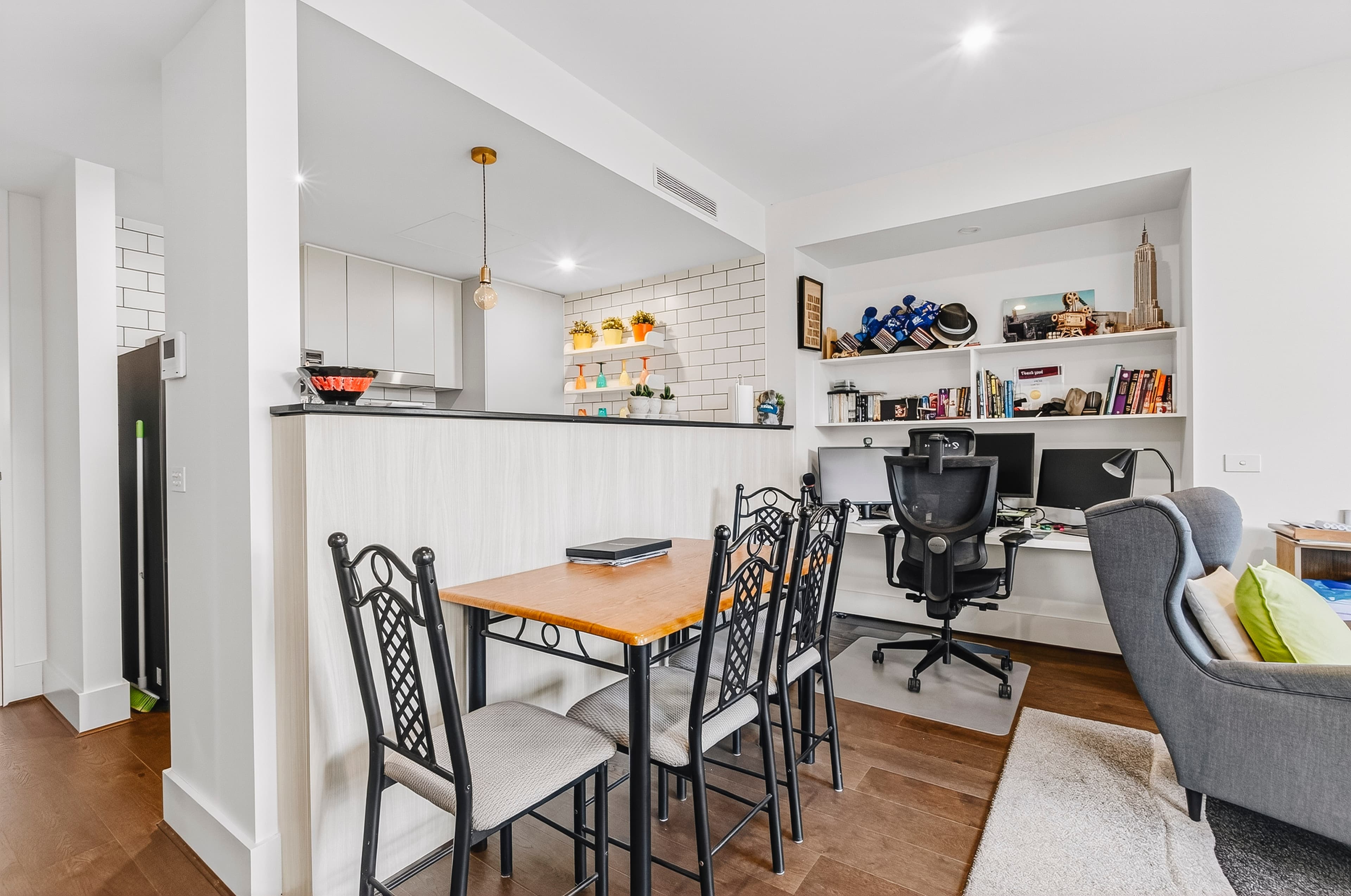 330/85 Eyre Street, Kingston ACT 2604, Kingston - Thumbnail 3
