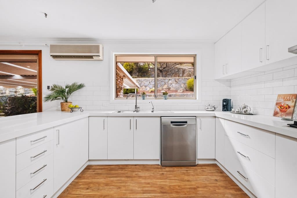 27 Cobbadah Street, O'Malley ACT 2606, O'Malley - Thumbnail 2