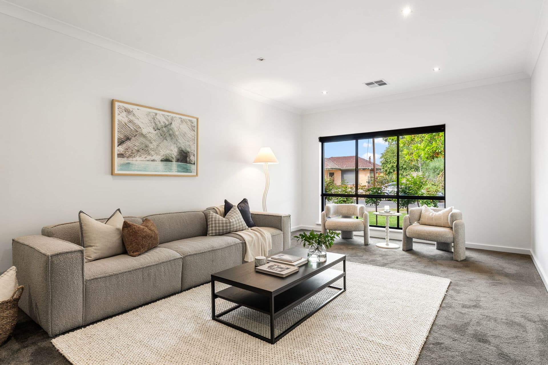 54 Dalkeith Avenue, Dover Gardens - Thumbnail 2