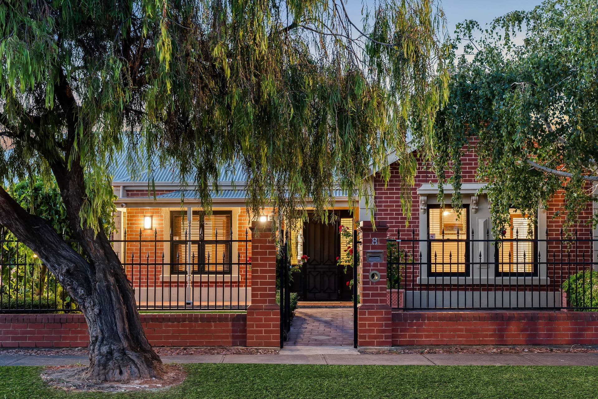 8 Frome Avenue, Hampstead Gardens - Image 1