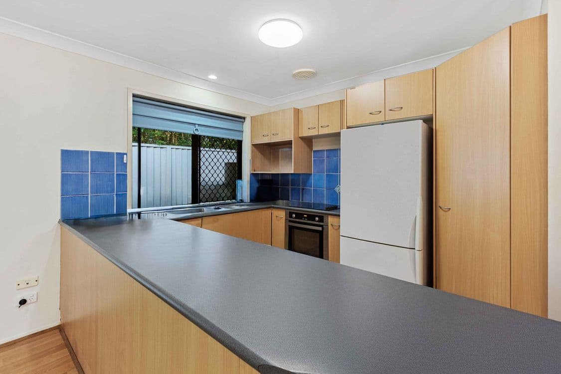 2/121 Minnie Street, Southport, QLD 4215, Southport - Thumbnail 3