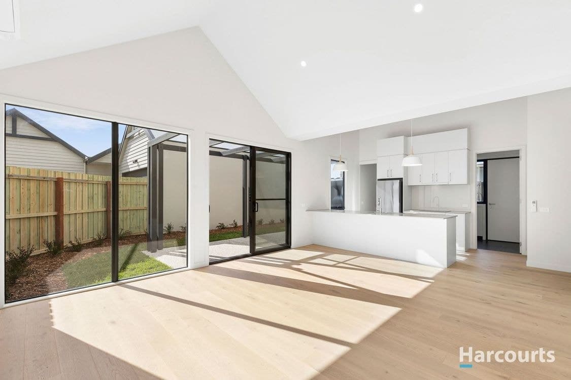 13A Myrtle Grove, North Shore, VIC 3214, North Shore - Thumbnail 3