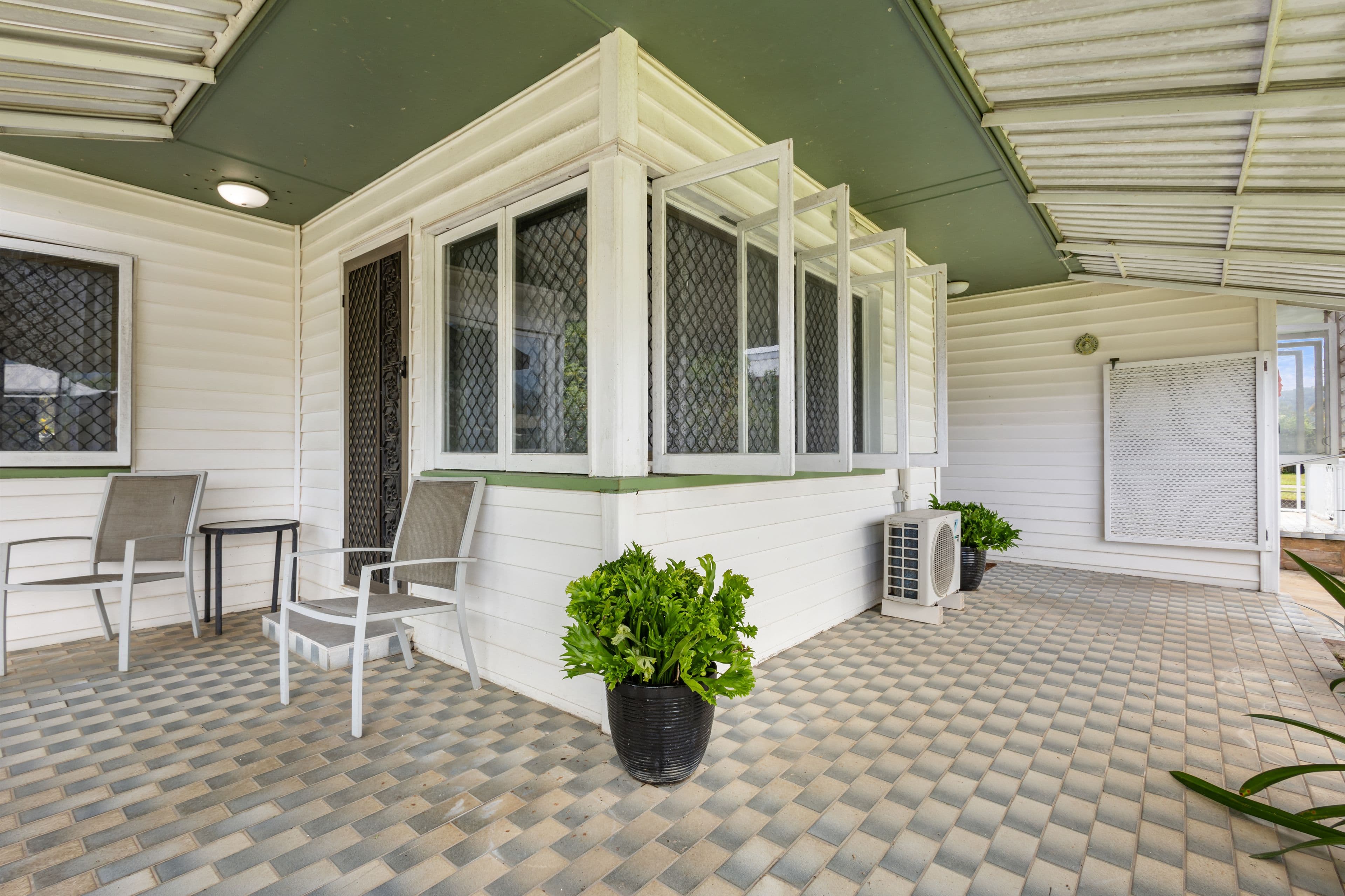 6 Owen Street , Mossman QLD 4873, Mossman - Thumbnail 2