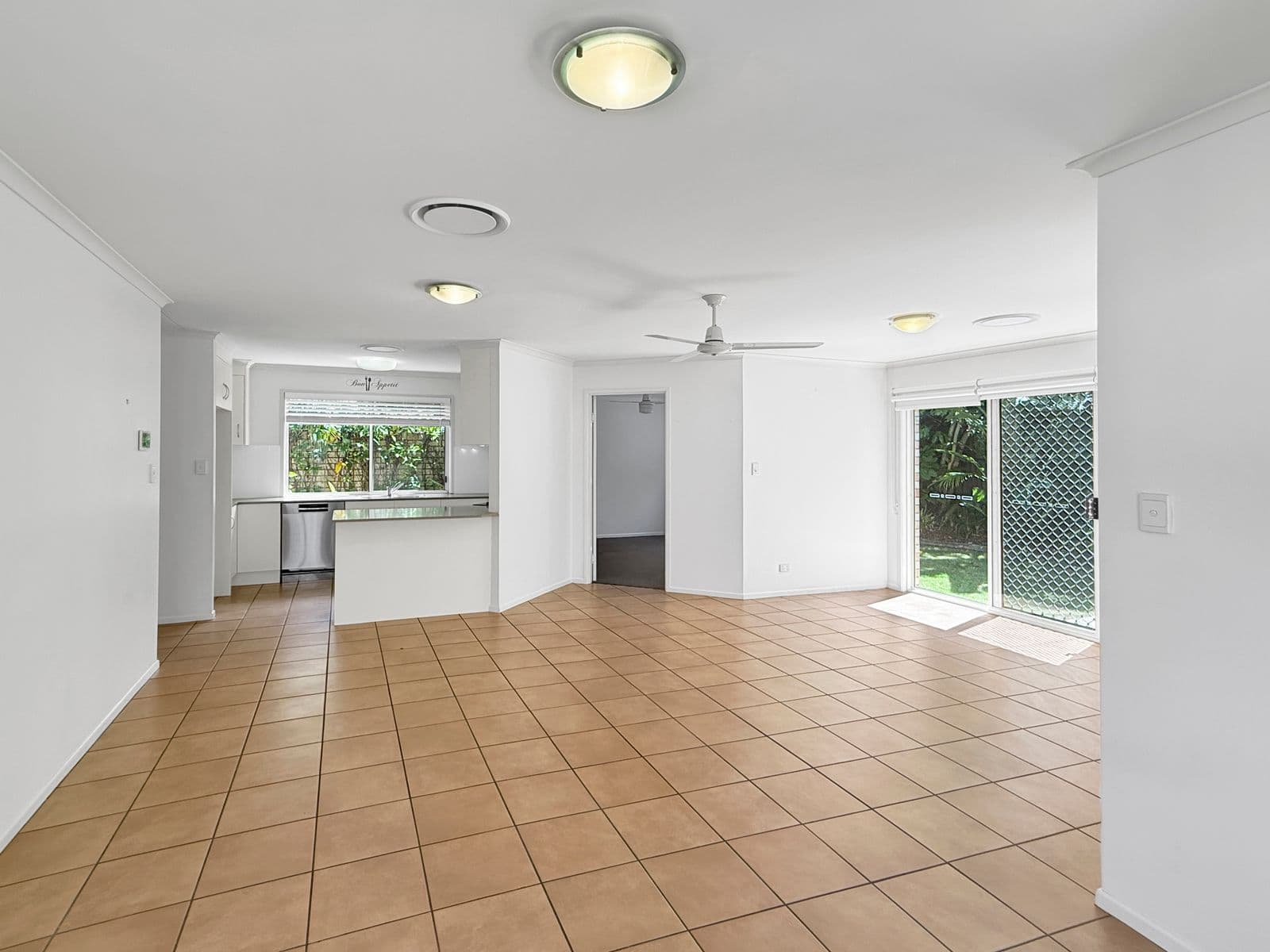 12 Oxford Close, Sippy Downs QLD 4556, Sippy Downs - Thumbnail 4