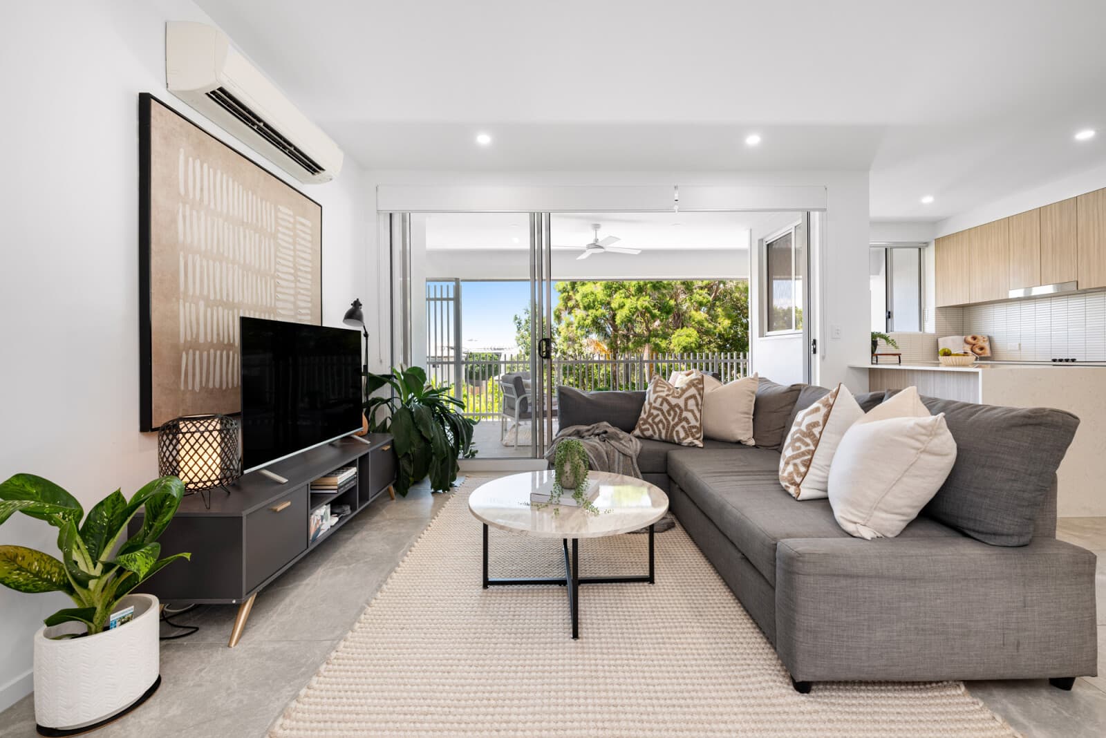 6/98 Kates Street Morningside QLD 4170, Morningside - Thumbnail 2
