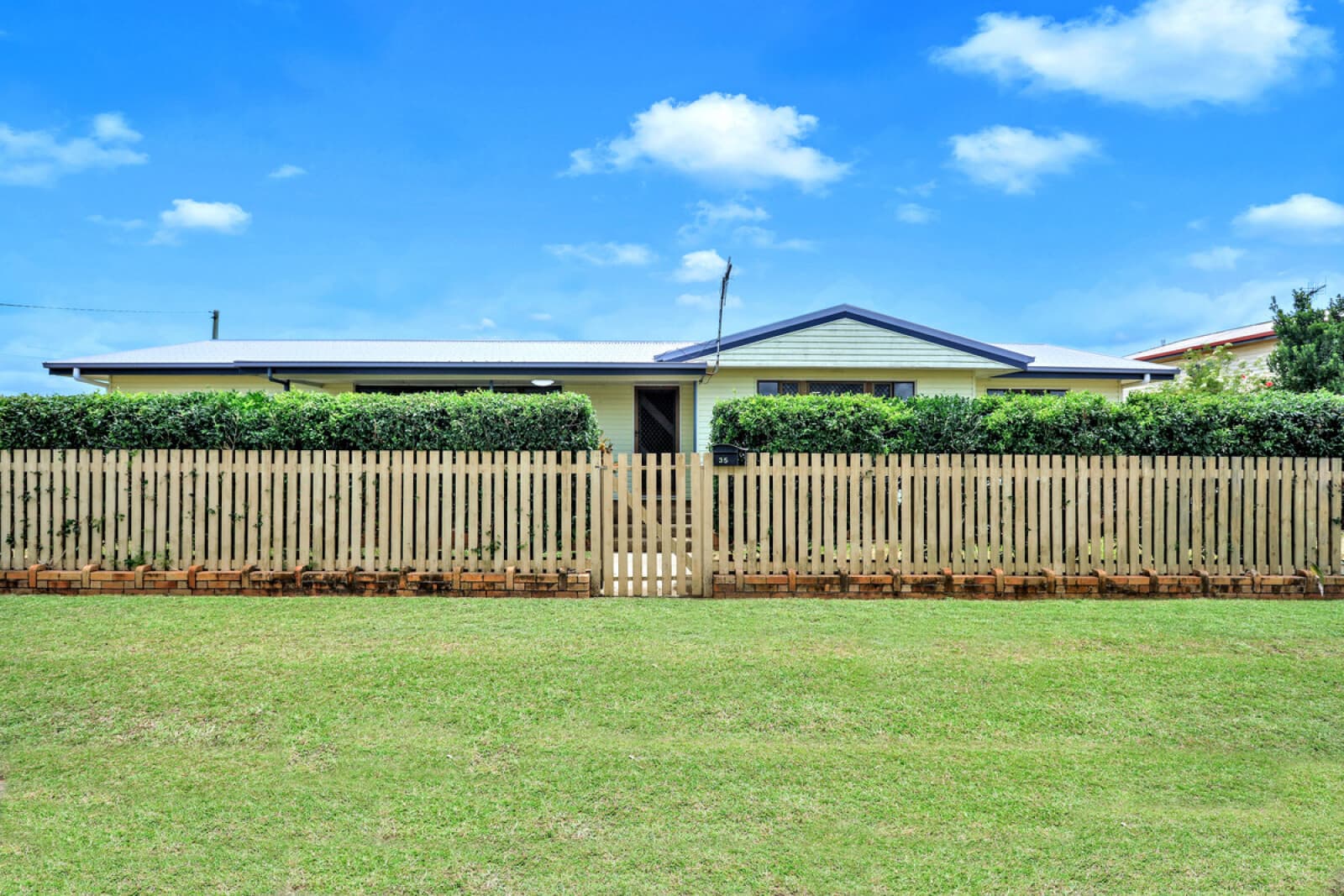 35 Tarakan Street Svensson Heights QLD 4670, Svensson Heights - Thumbnail 2