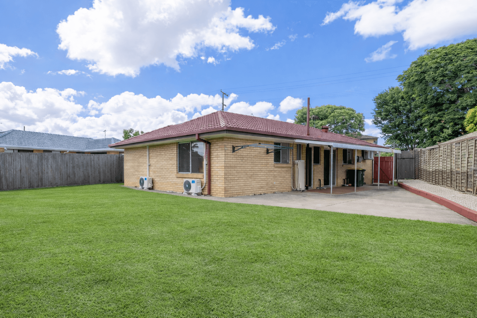 379 McCullough Street, Sunnybank - Image 1