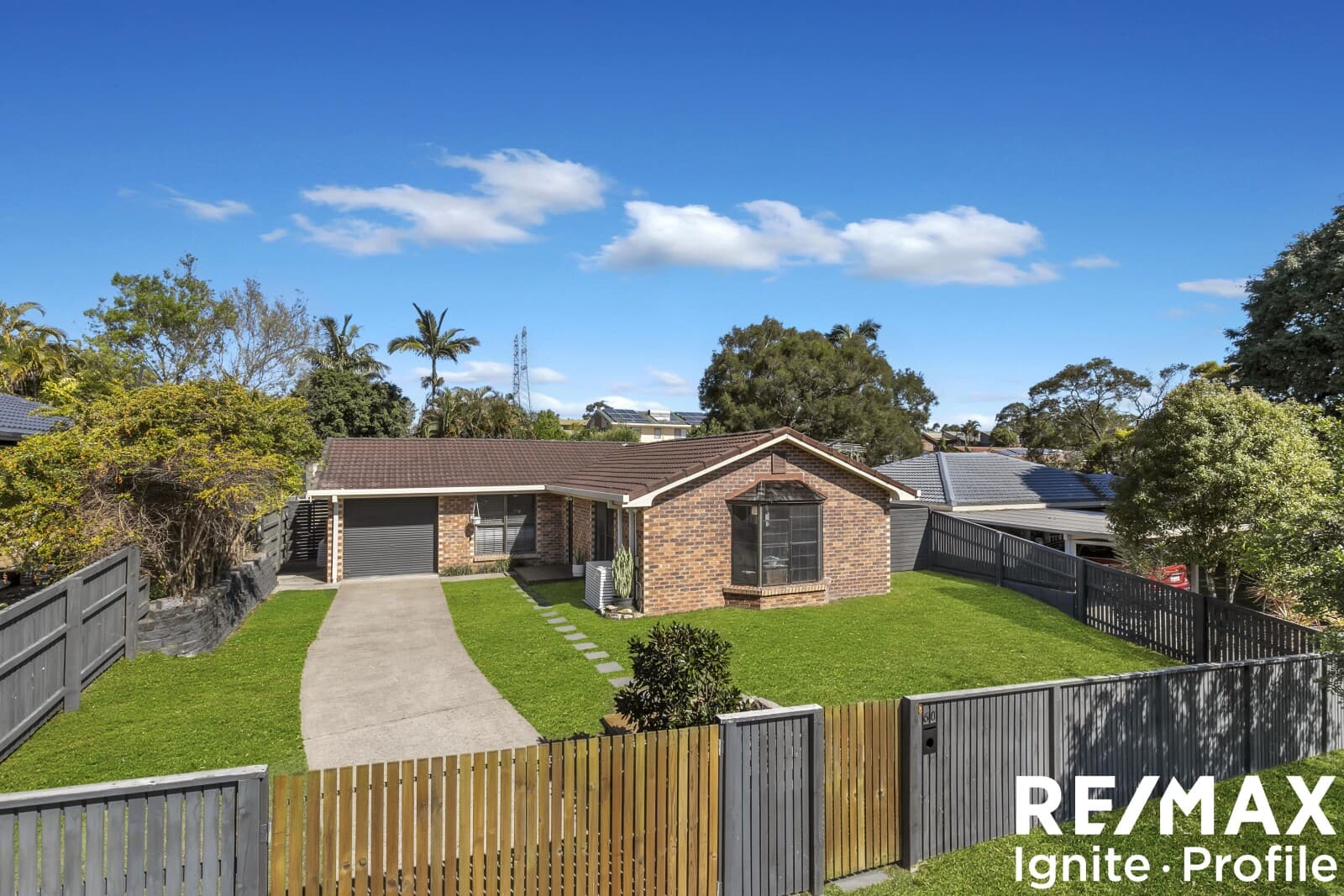 60 Hazelton Street, Riverhills - Image 1