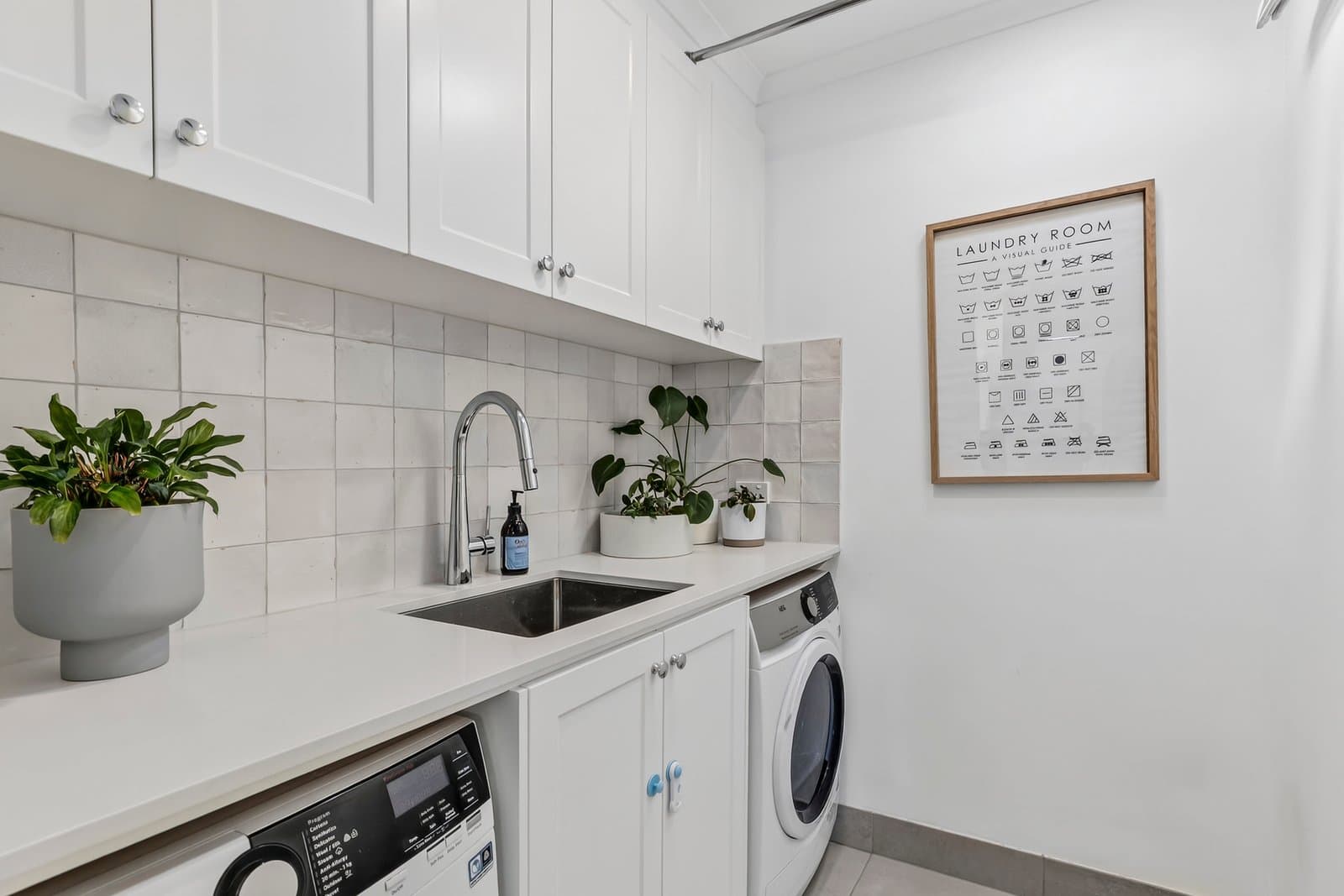 1/3 Tamar Grove, Oakleigh, Oakleigh - Image 1