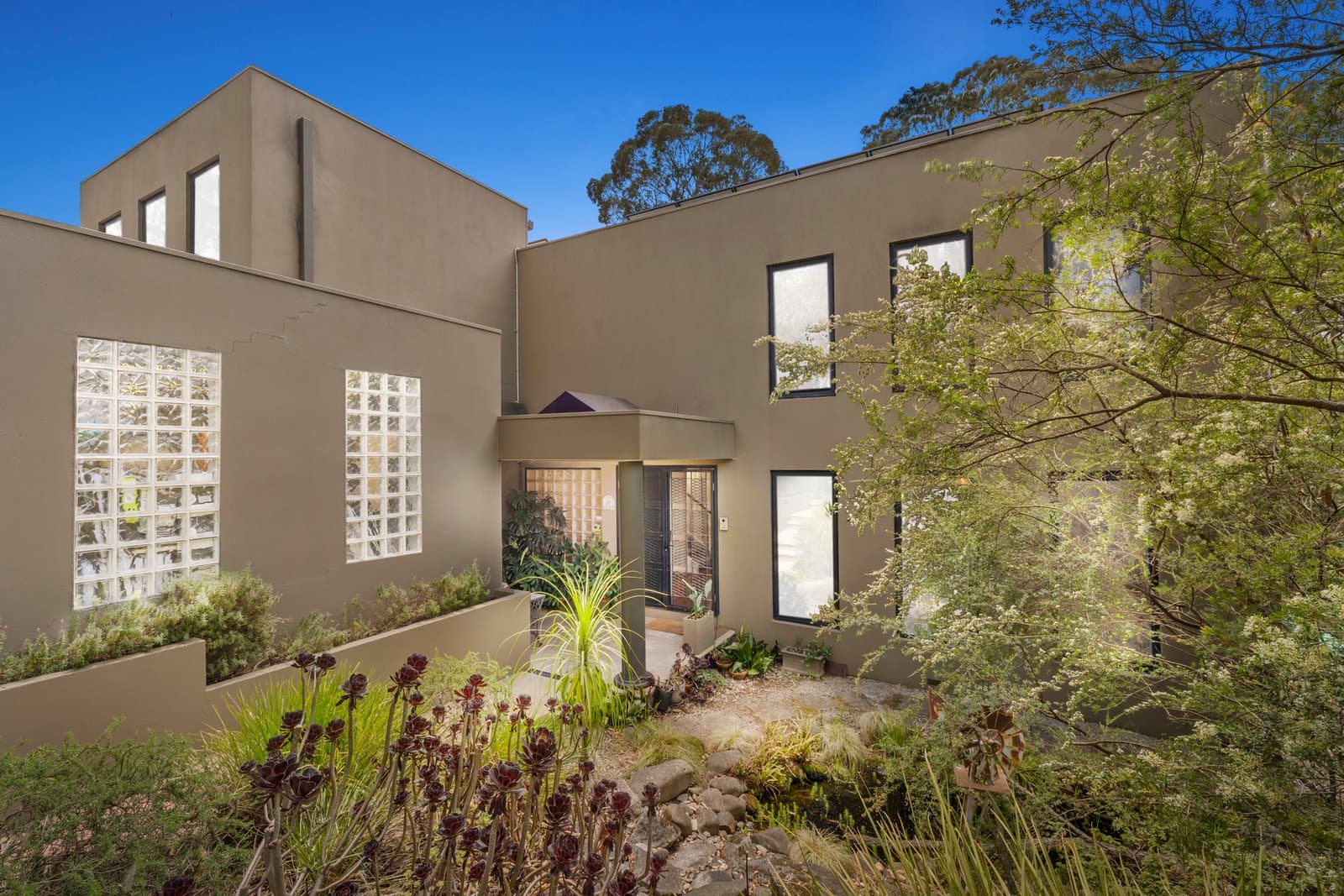 38 Bruce Street, Mount Waverley, Mount Waverley - Thumbnail 2
