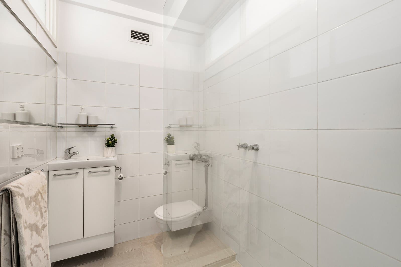 9D/12 Marine Parade, St Kilda, St Kilda - Thumbnail 5