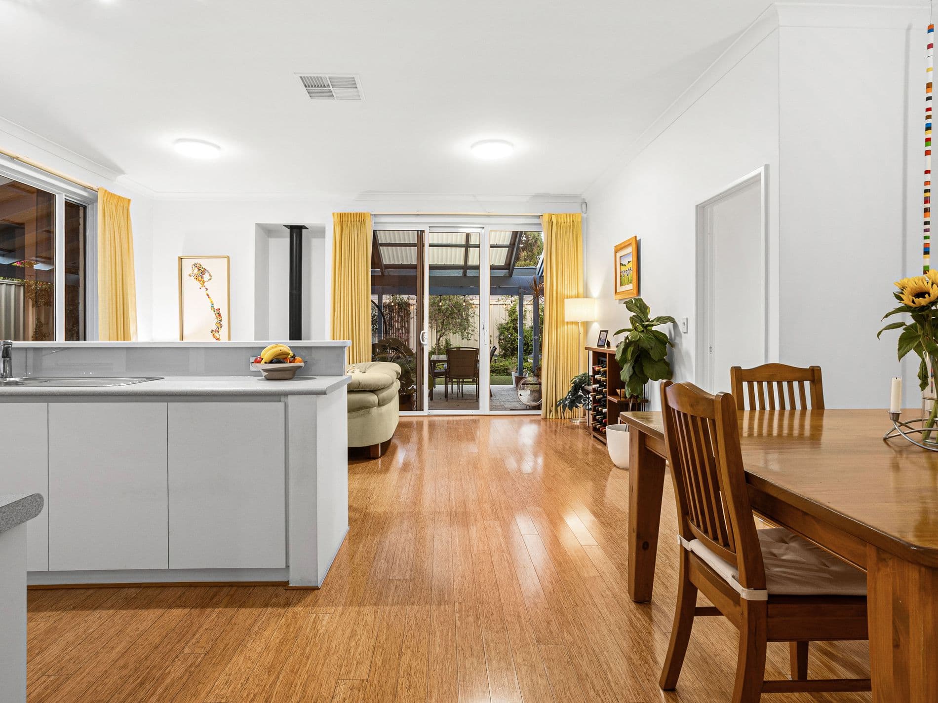 31 Simmonds Parade, Winthrop, Winthrop - Thumbnail 5