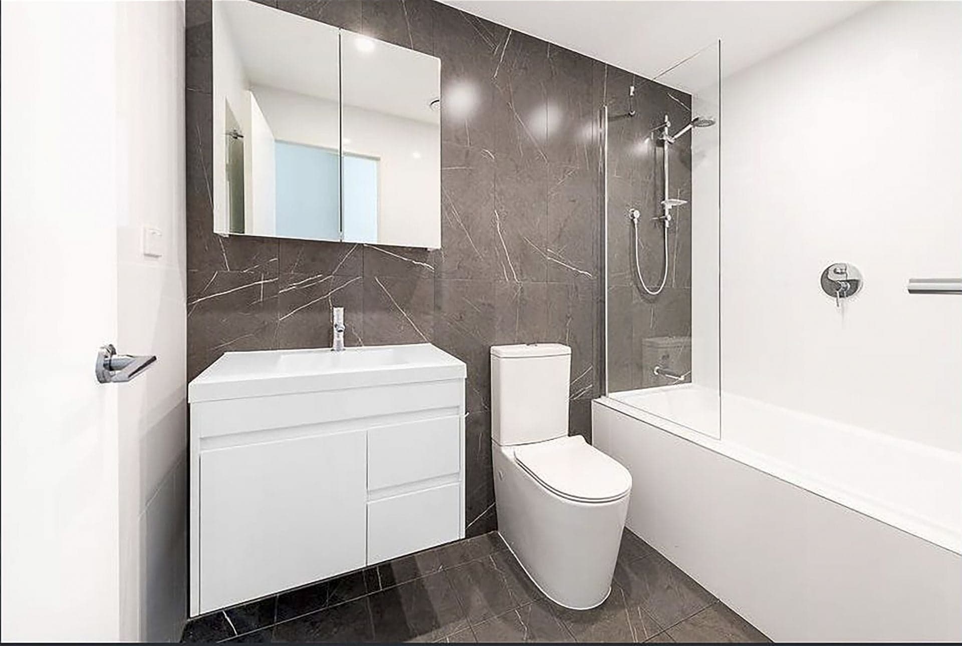 2402/1 Boys Avenue Blacktown NSW, Blacktown - Thumbnail 6
