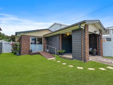 15 Grattan Terrace, WYNNUM, QLD 4178, Wynnum - Image 1