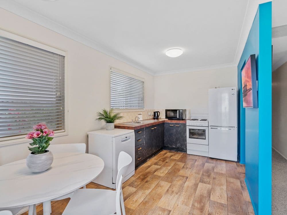 15 Grattan Terrace, WYNNUM, QLD 4178, Wynnum - Thumbnail 3