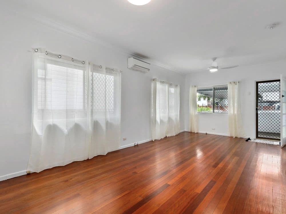 96 Boxgrove Avenue, WYNNUM, QLD 4178, Wynnum - Thumbnail 2