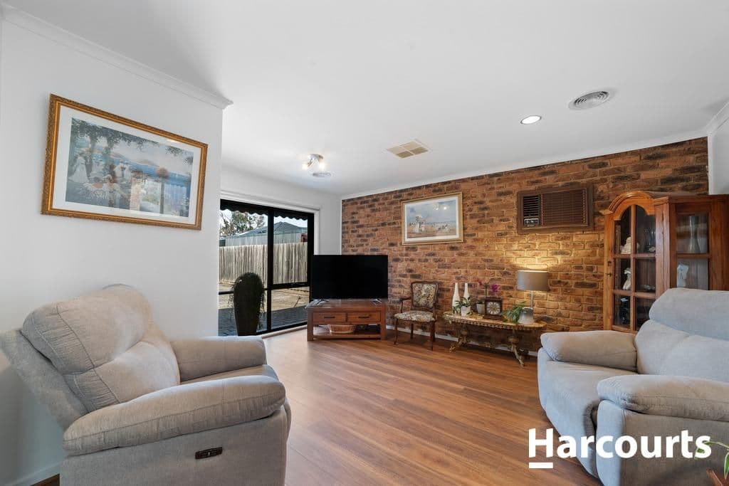 2/233 Greaves Street North, WERRIBEE, VIC 3030, Werribee - Thumbnail 2