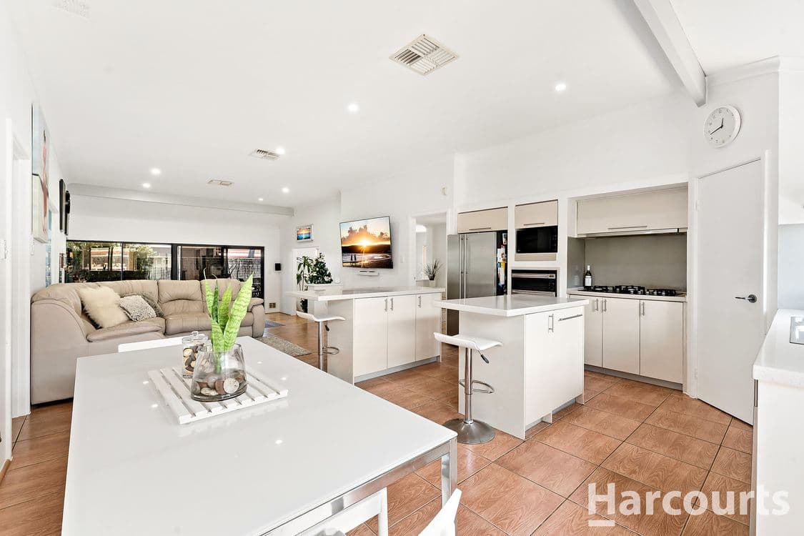 174 Brenchley Drive, ATWELL, WA 6164, Atwell - Thumbnail 2