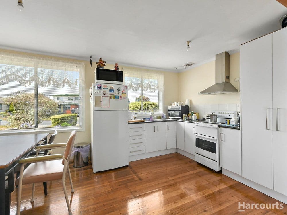 9 Roberts Avenue, GEORGE TOWN, TAS 7253, George Town - Thumbnail 2
